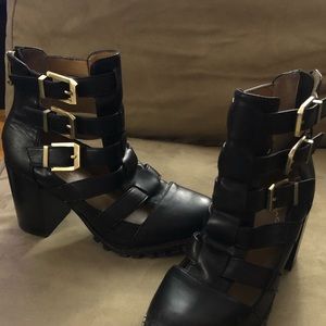 Report Signature Black Leather